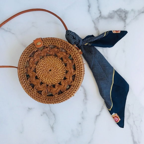 Vintage Accessories - LOWEST PRICE Vintage Adrienne Vittadini navy scarf